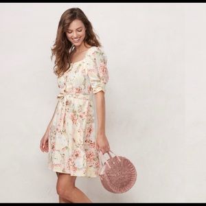 ⭐️NWT⭐️Lauren Conrad Puff-Sleeve Dress